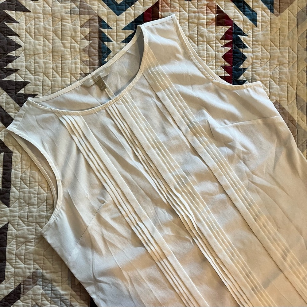 Banana Republic Sleeveless Cream Blouse